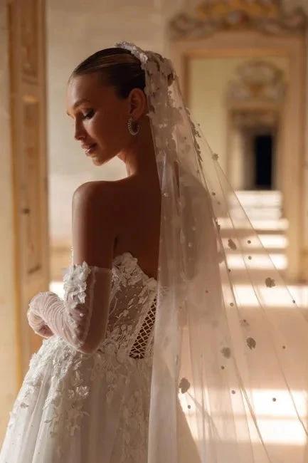 Elegant Long Ivory A-line Strapless Lace Sweetheart Wedding Dresses - Image 2