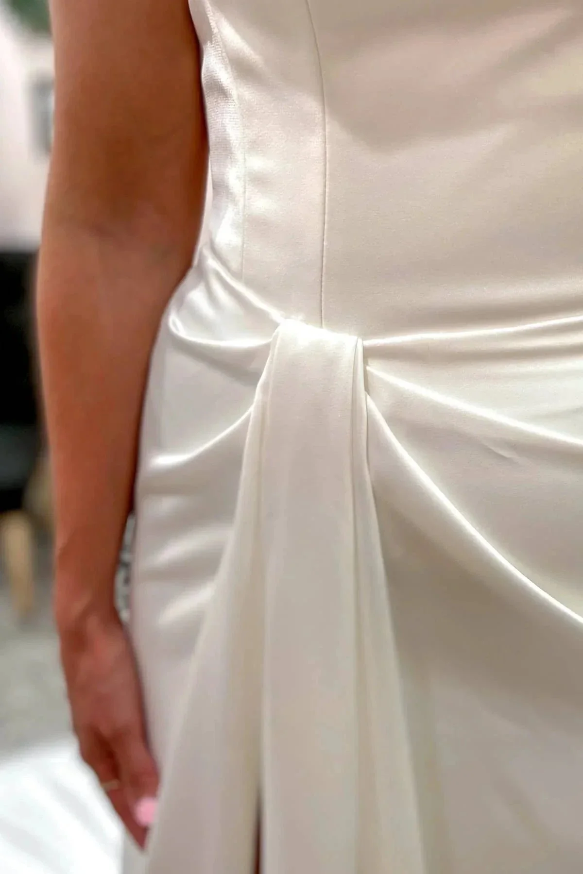 Elegant Long Mermaid Sweetheart Backless Satin Wedding Dress with Split - Image 2