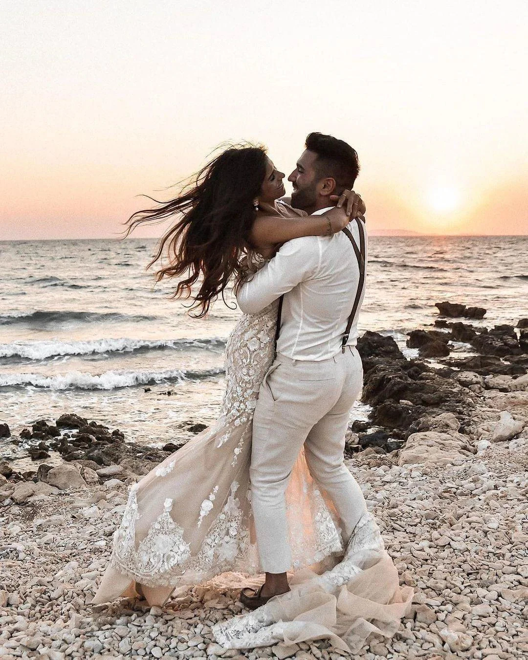 Elegant Long Mermaid V-neck Floral Lace Backless Wedding Dress - Image 2