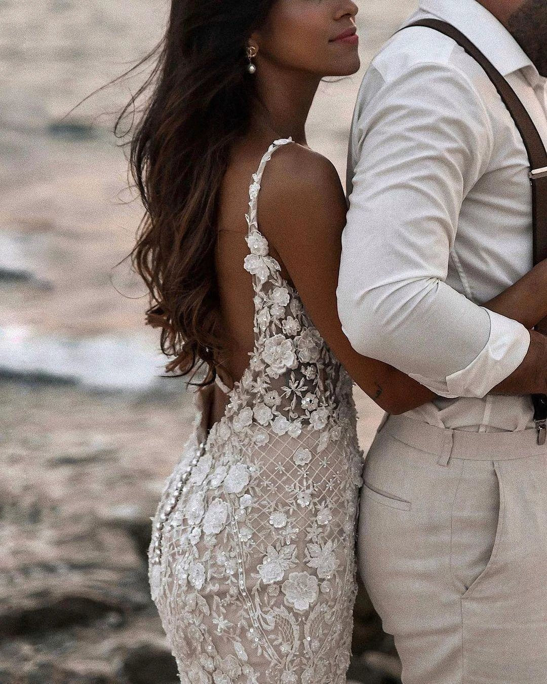 Elegant Long Mermaid V-neck Floral Lace Backless Wedding Dress - Image 6