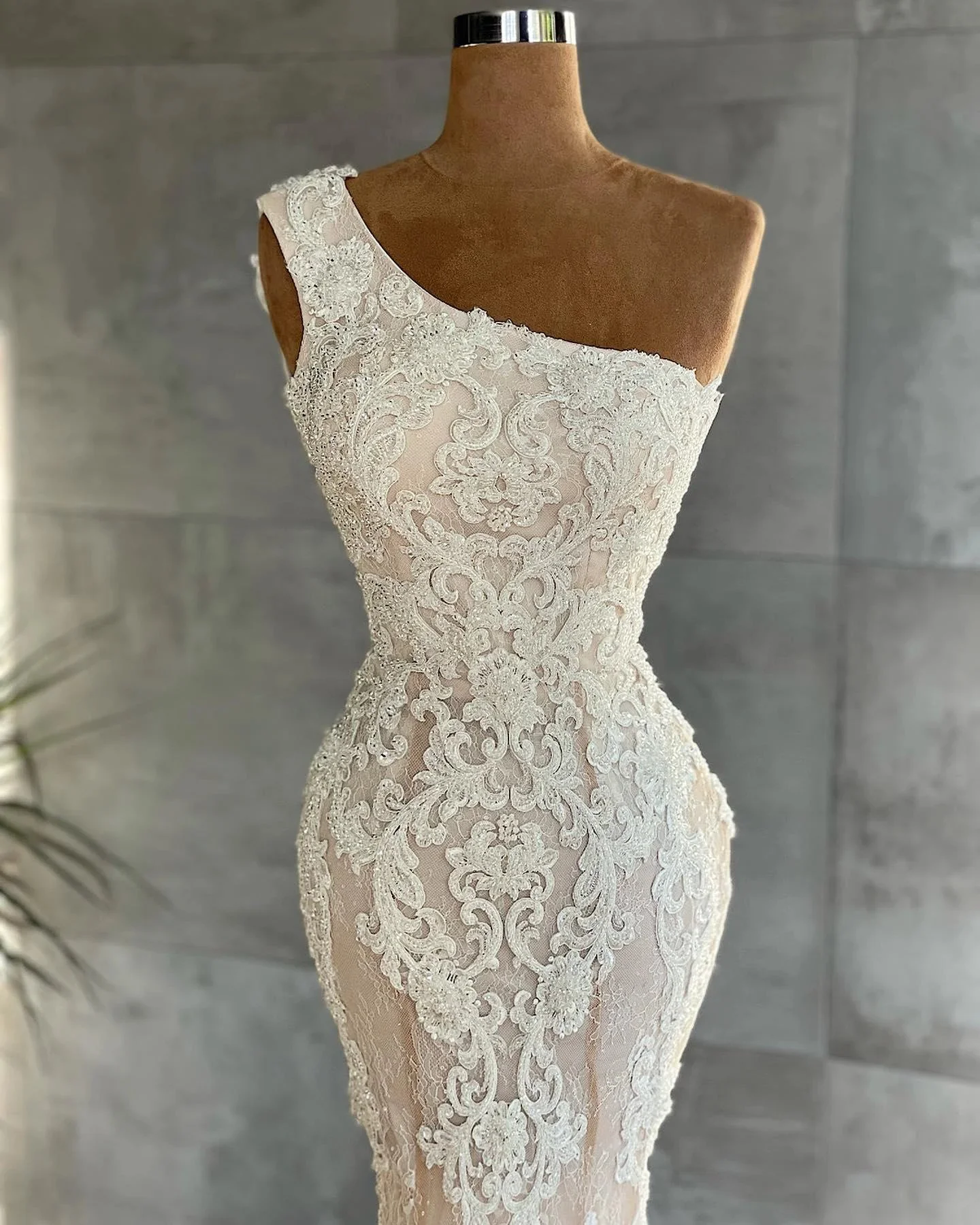 Elegant Long One Shoulder Appliques Lace Mermaid Wedding Dress - Image 2