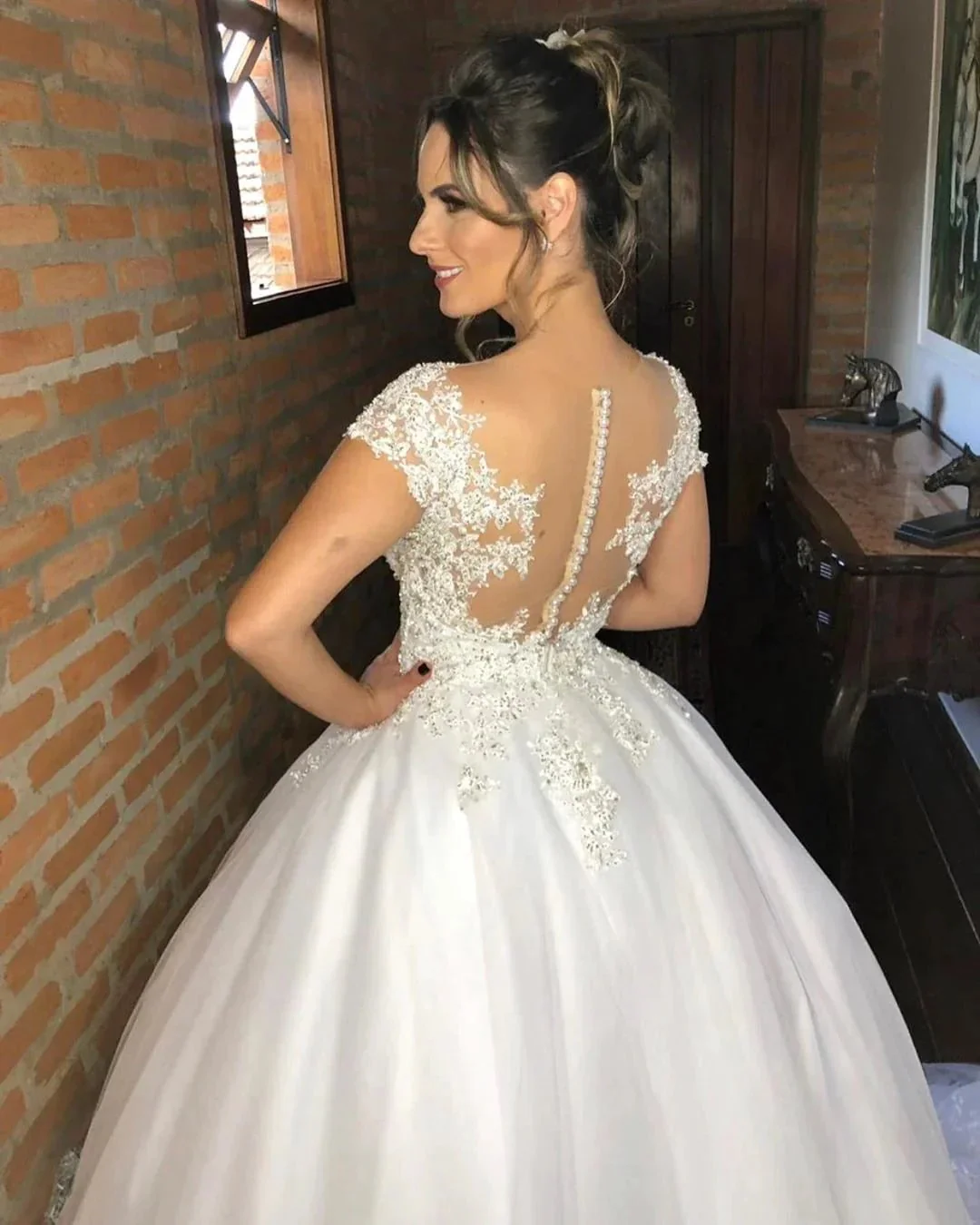 Elegant Long Princess Appliques Lace V-neck Wedding Dresses - Image 3