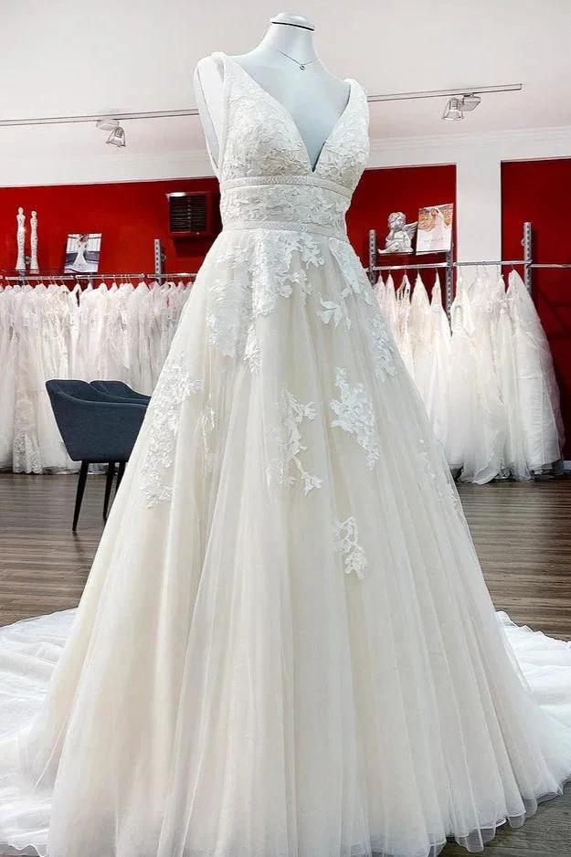 Elegant Long Princess V-neck Tulle Backless Wedding Dress with Lace - Image 3