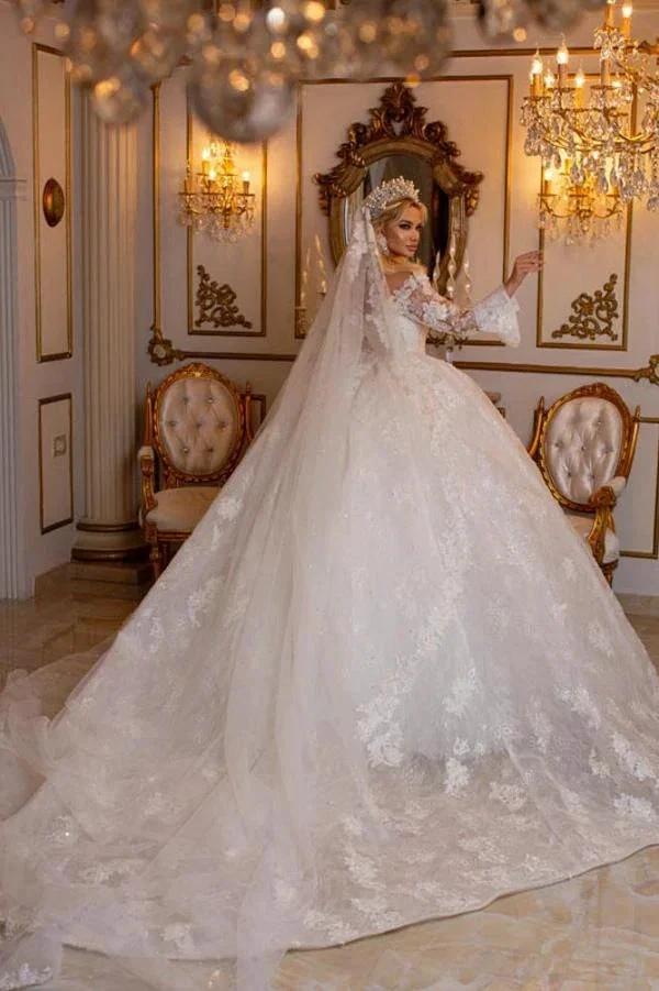 Elegant Long Sleeves Ball Gown V-Neck Sweetheart Wedding Dress with Appliques Lace - Image 2