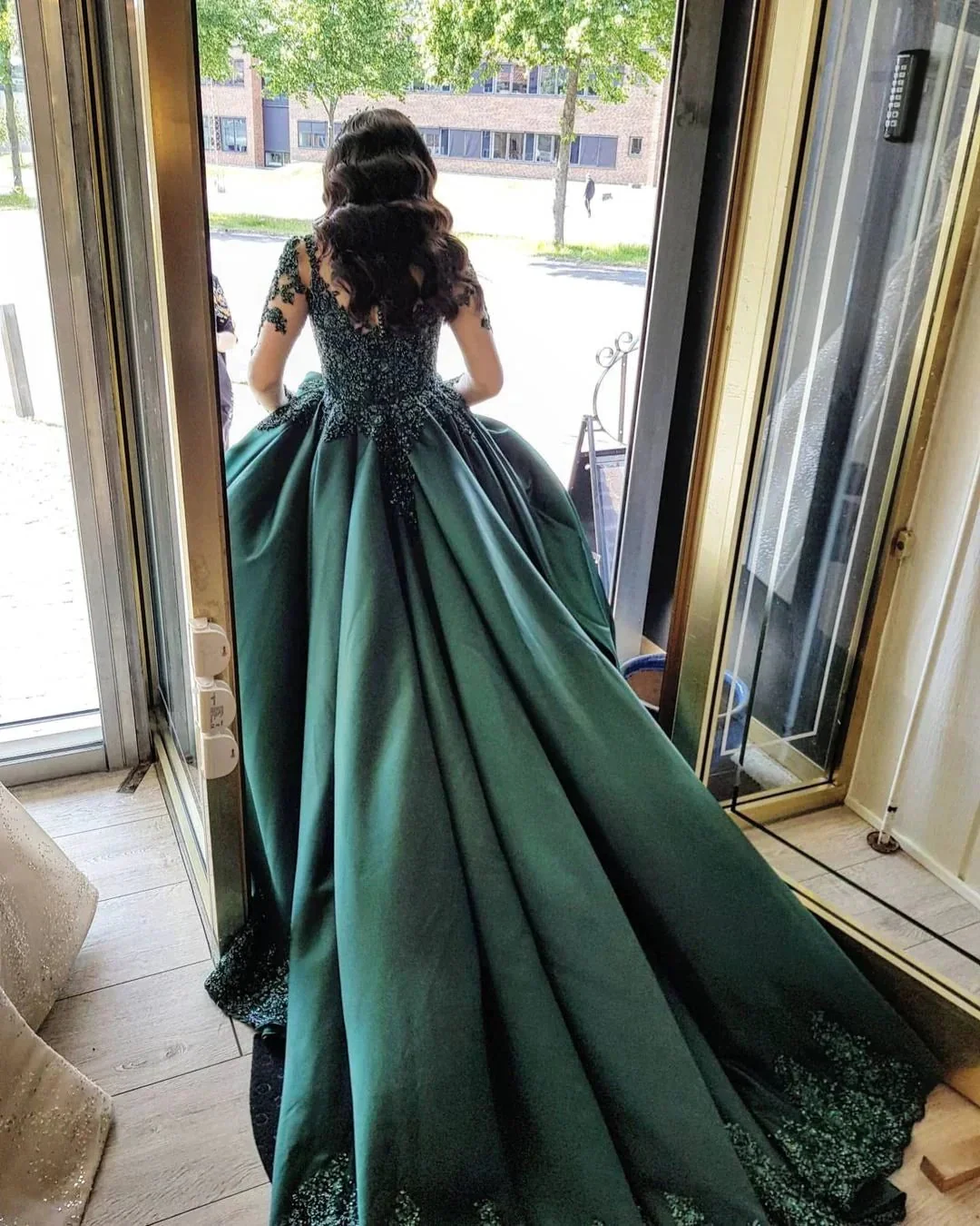 Elegant Long Sleeves Sweetheart Lace Satin Ball Gown Prom Dresses - Image 2