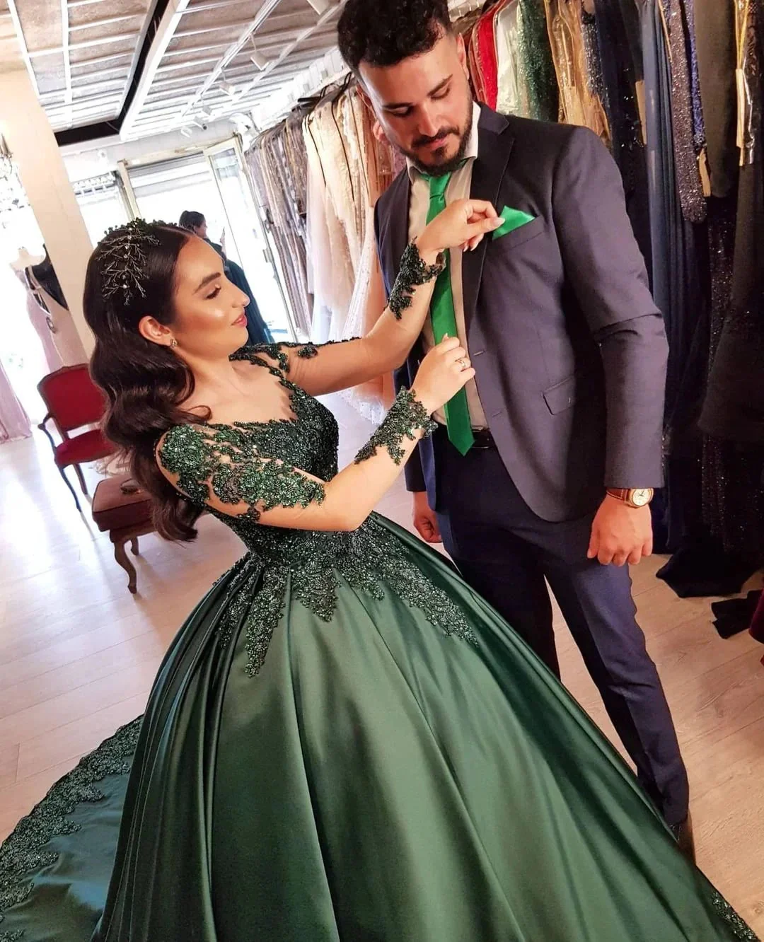 Elegant Long Sleeves Sweetheart Lace Satin Ball Gown Prom Dresses - Image 3