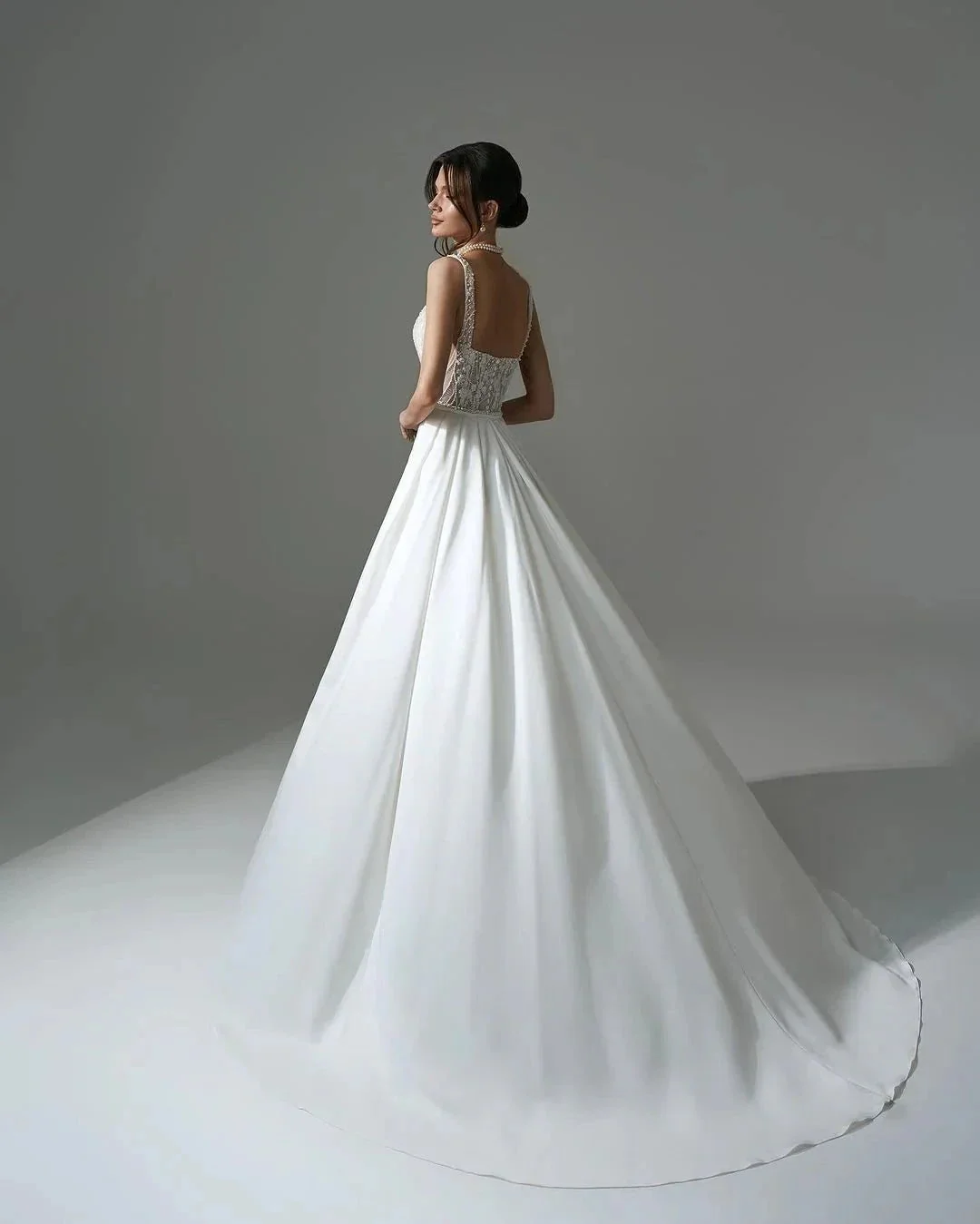 Elegant Long White A-line Beading Lace Pearls Sleeveless Wedding Dress With Slit - Image 3