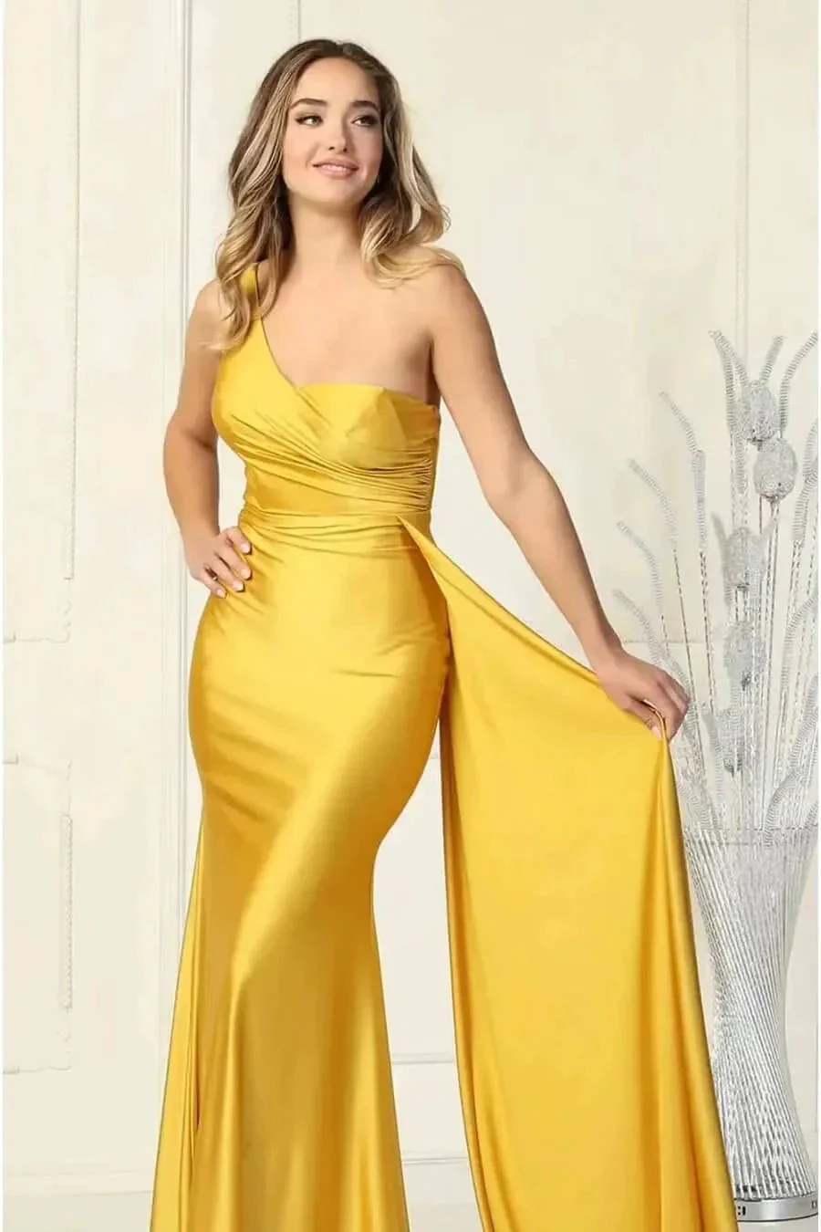 Elegant Mermaid Long One Shoulder Evening Dress with Ruffles - Image 2