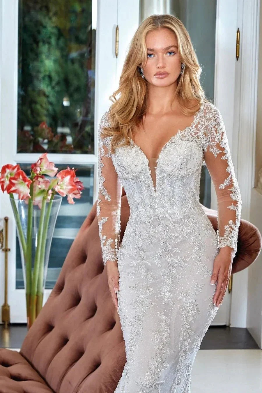 Elegant Mermaid V-neck Lace Backless Appliques Wedding Dress With Long Sleeves - Image 3