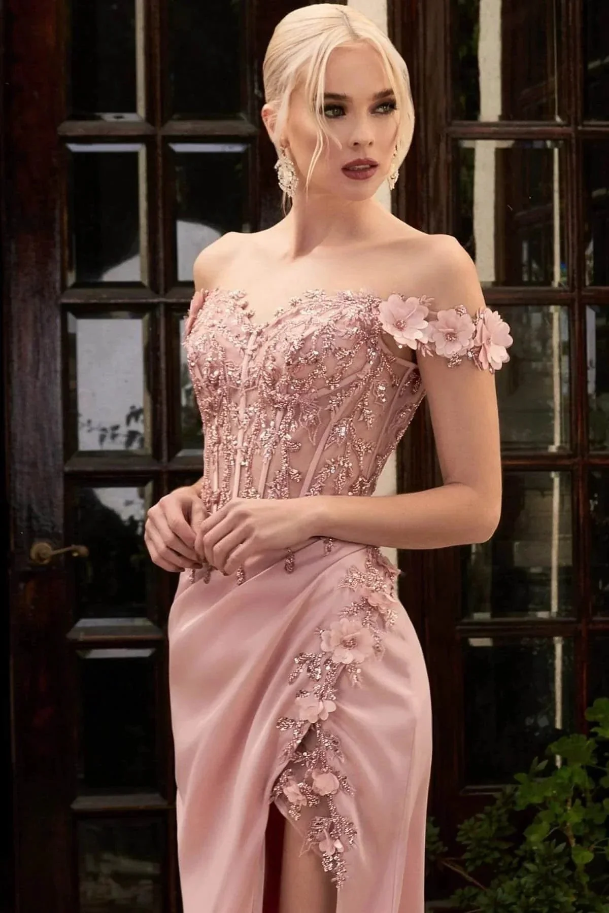 Elegant Off-the-Shoulder Appliques Prom Dress With Slit - Image 3