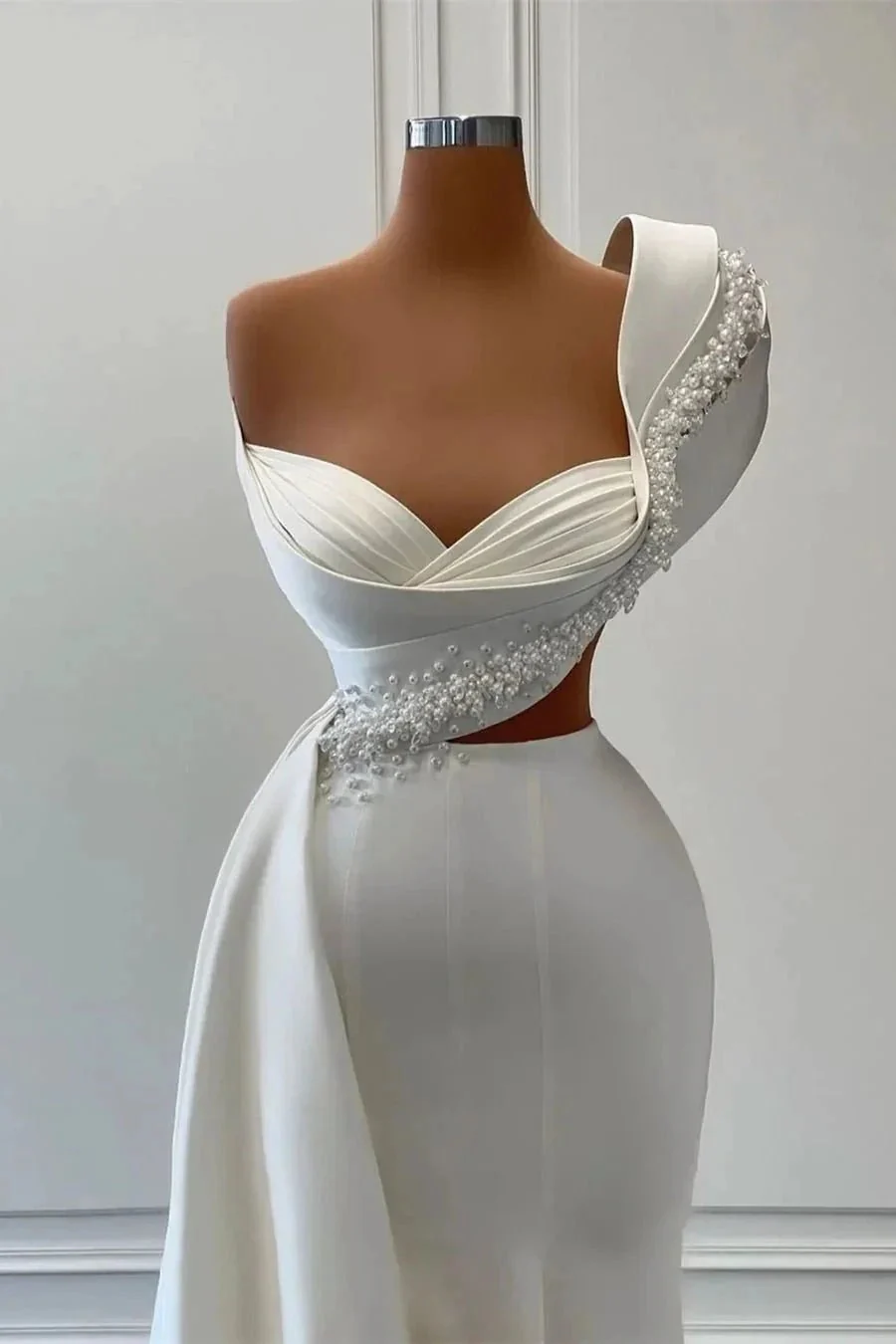 Elegant One-Shoulder Sweetheart Sleeveless A-line Wedding Dresses With Beads - Image 2