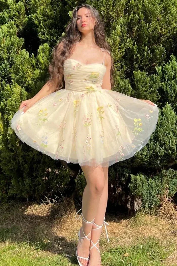 Elegant Short A-line Spaghetti Straps Sleeveless Appliques Tulle Homecoming Dress - Image 2