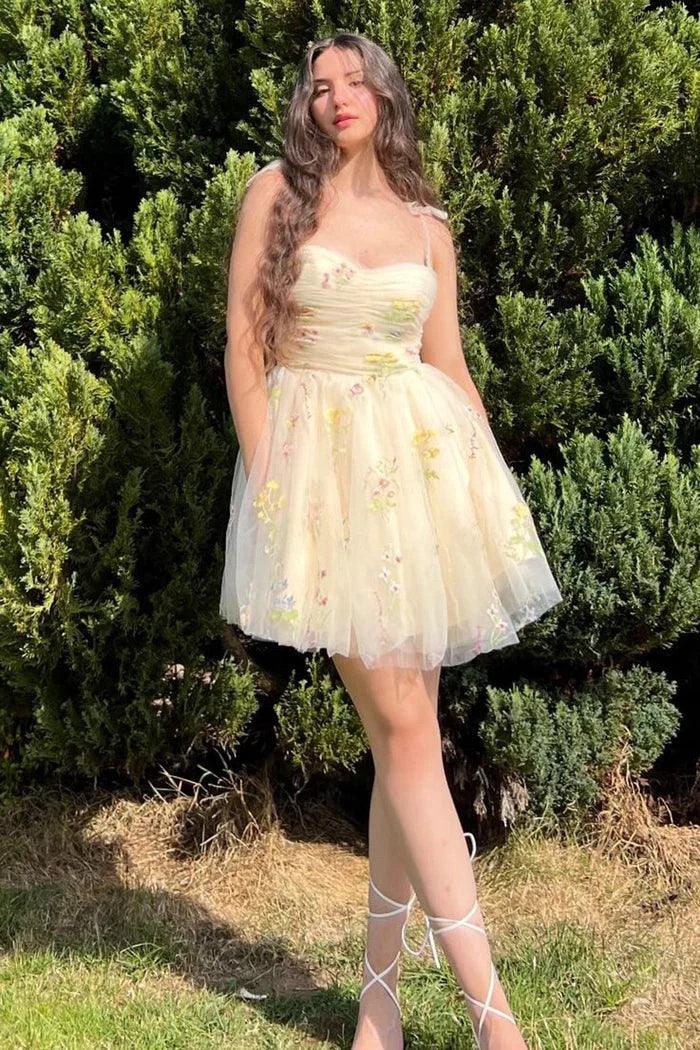 Elegant Short A-line Spaghetti Straps Sleeveless Appliques Tulle Homecoming Dress - Image 3