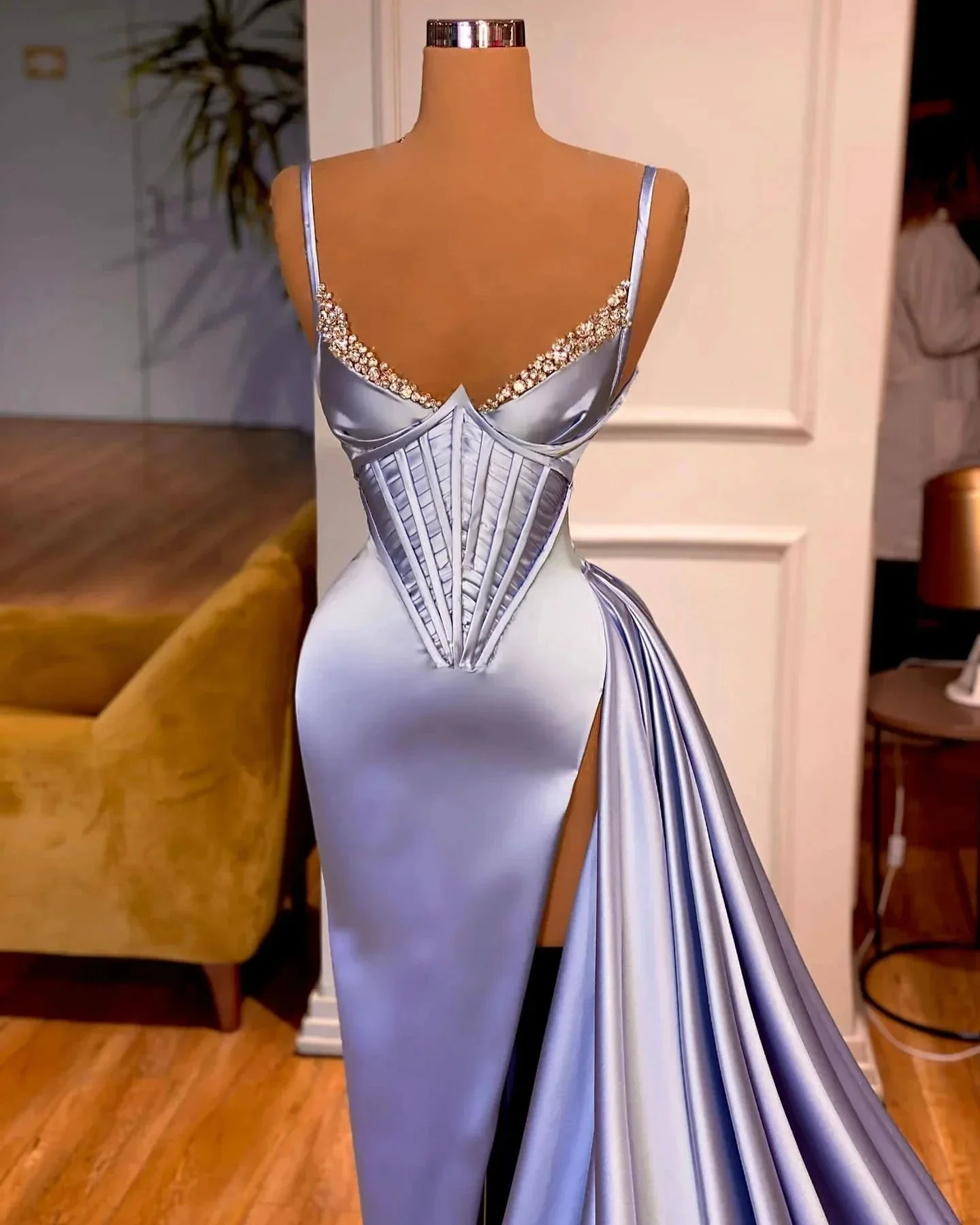 Elegant Split Front Sleeveless V-neck Spaghetti Strap Prom Dress - Image 2