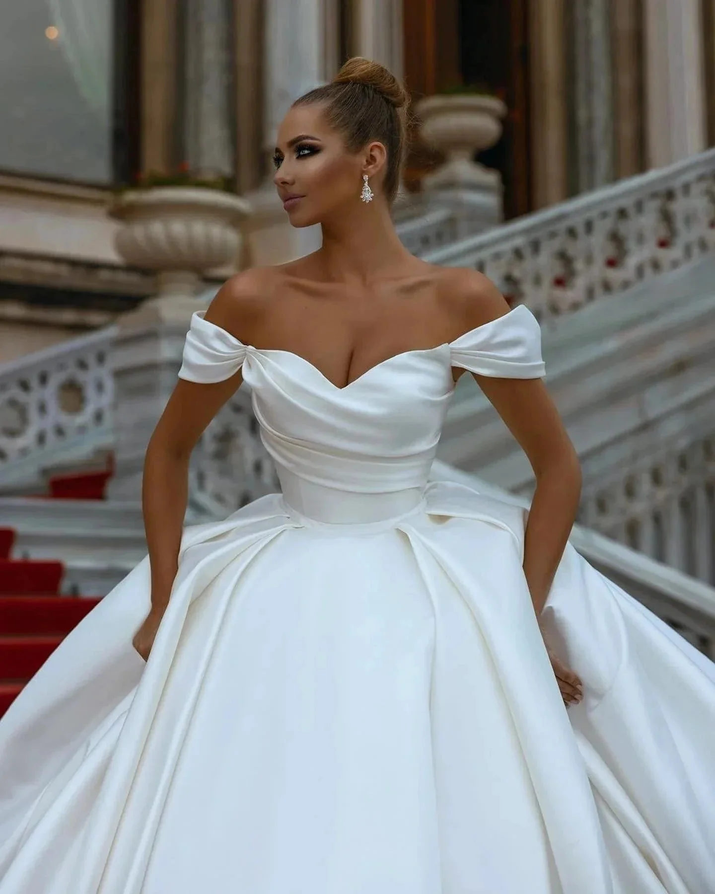 Elegant Sweetheart Off-the-shoulder Wedding Dresses Sweep Train - Image 4