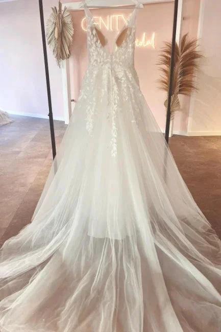 Elegant sweetheart V-neck sleeveless a-line lace Wedding dresses - Image 2