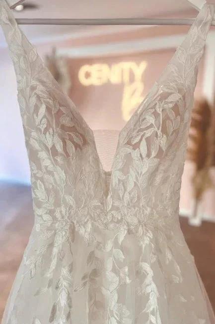 Elegant sweetheart V-neck sleeveless a-line lace Wedding dresses - Image 3