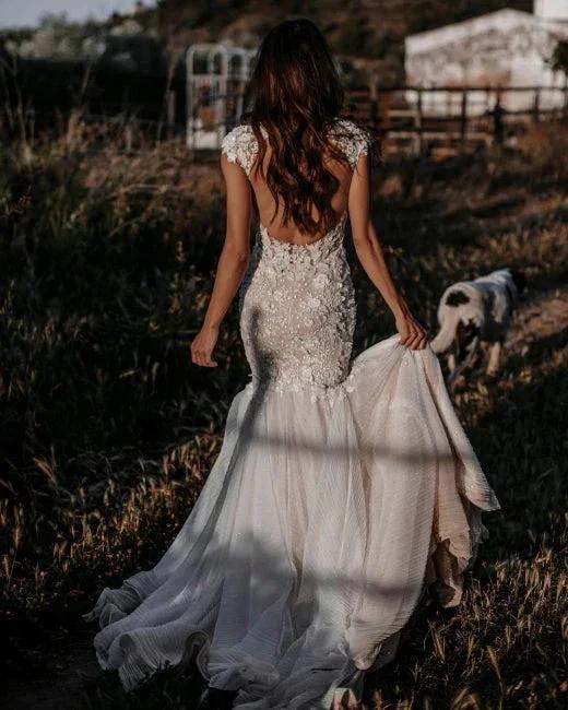 Elegant V-neck Sleeveless Mermaid Wedding Dresses with Lace - Image 2