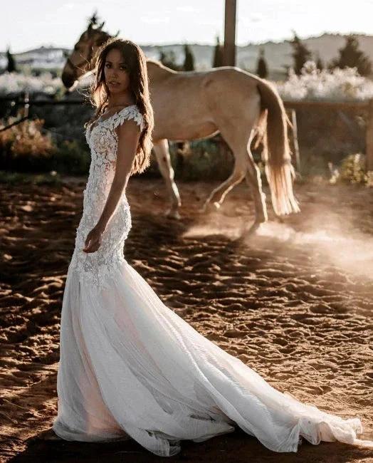 Elegant V-neck Sleeveless Mermaid Wedding Dresses with Lace - Image 3