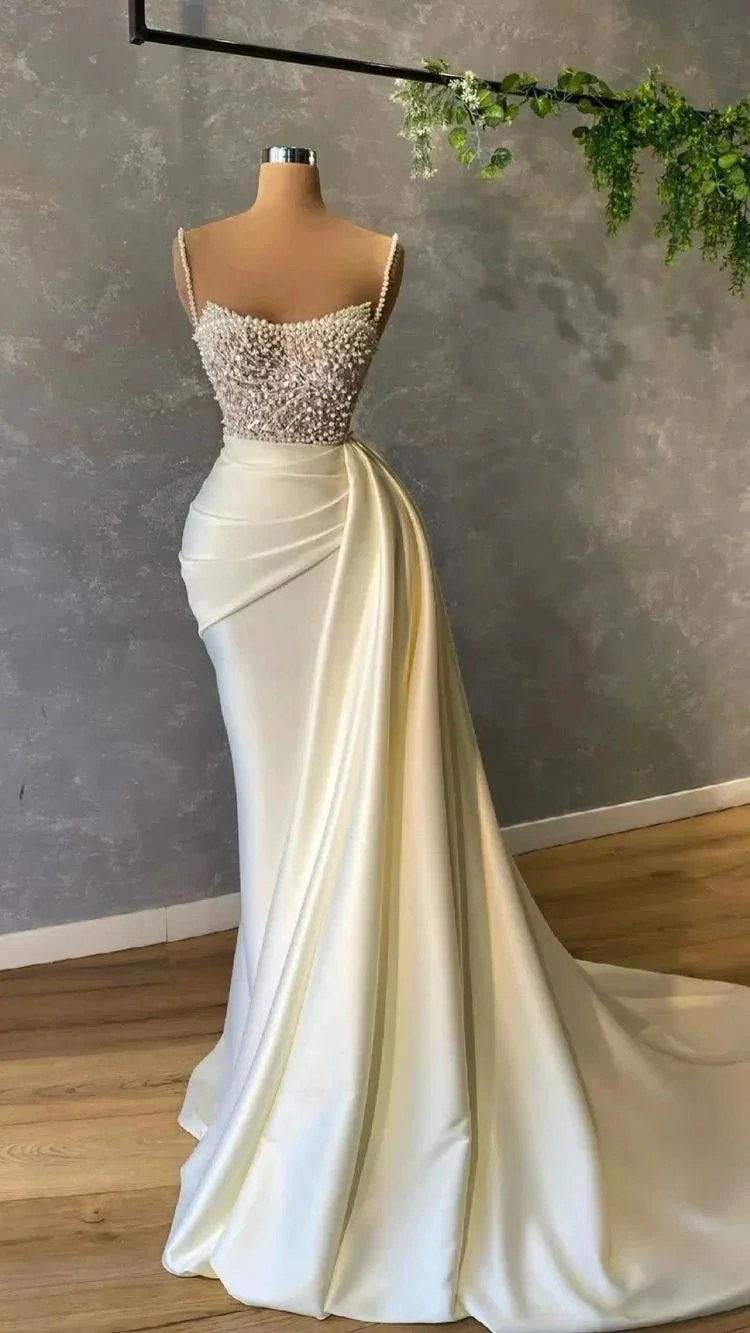 Elegant White Sequined Sleeveless Mermaid Wedding Dresses With Pearl - Image 2