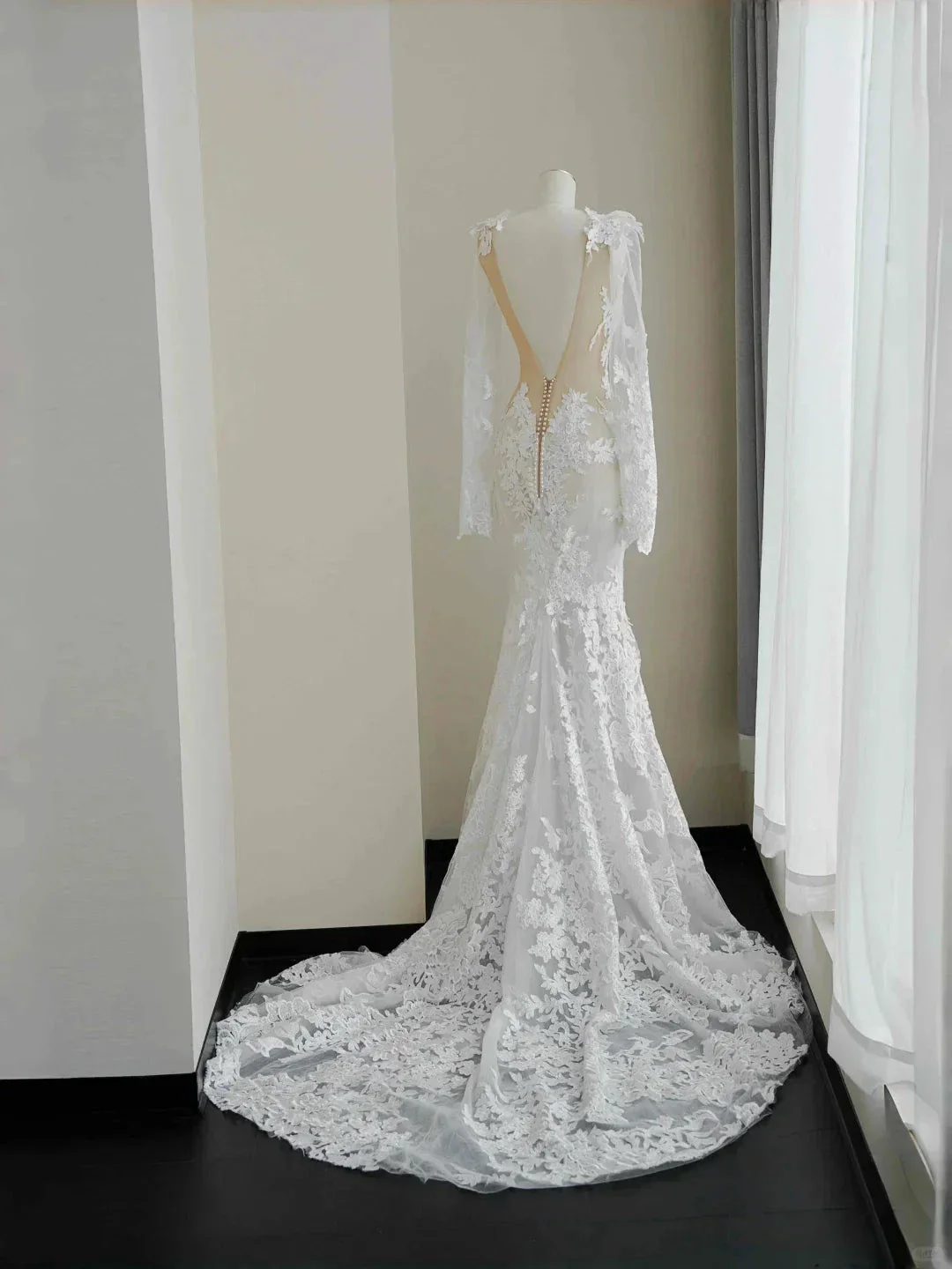 Elegant White Lace Appliques Mermaid Evening Dress,Backless Prom Dress Wedding Dress Y8677 - Image 3