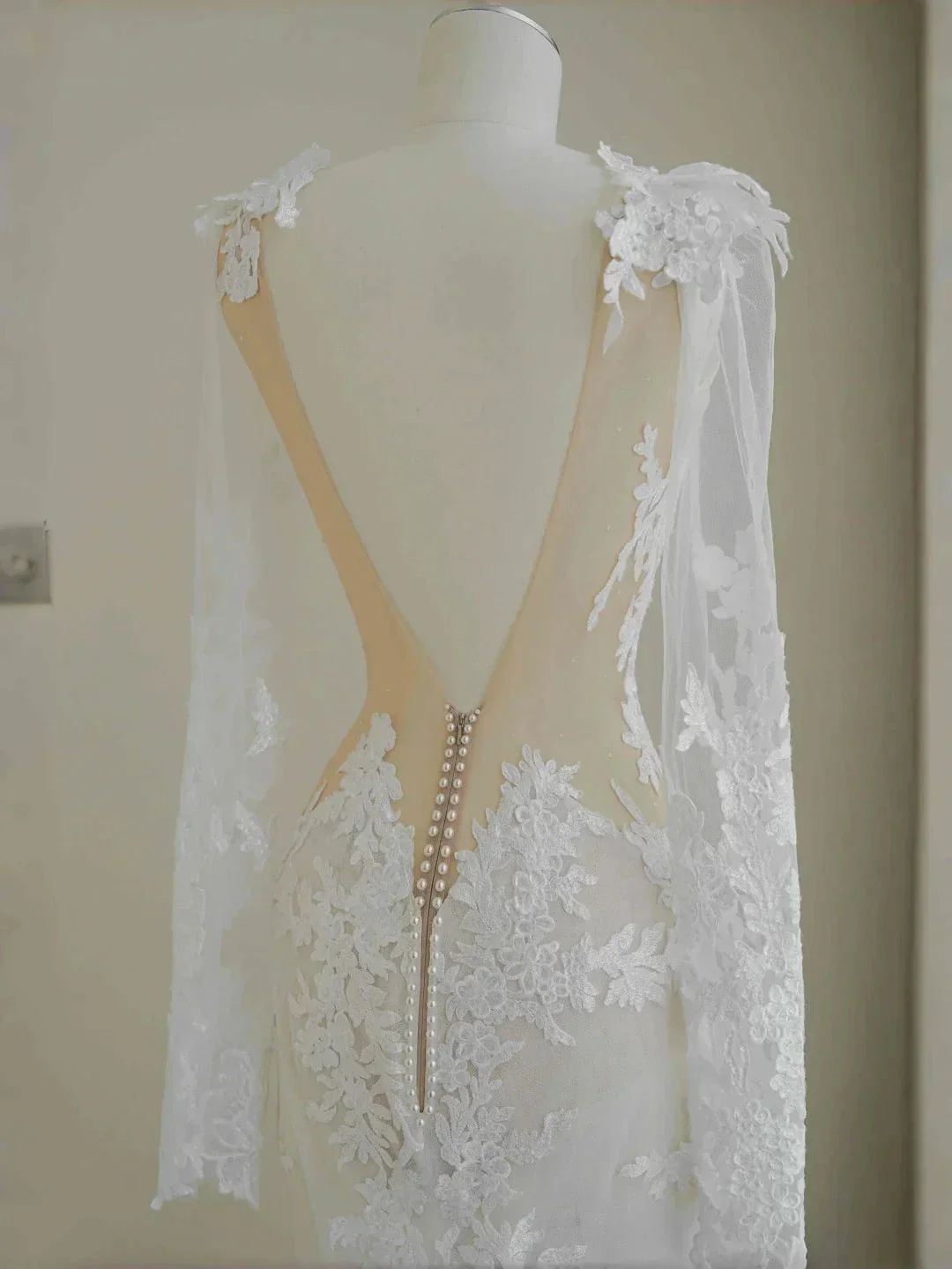 Elegant White Lace Appliques Mermaid Evening Dress,Backless Prom Dress Wedding Dress Y8677 - Image 4