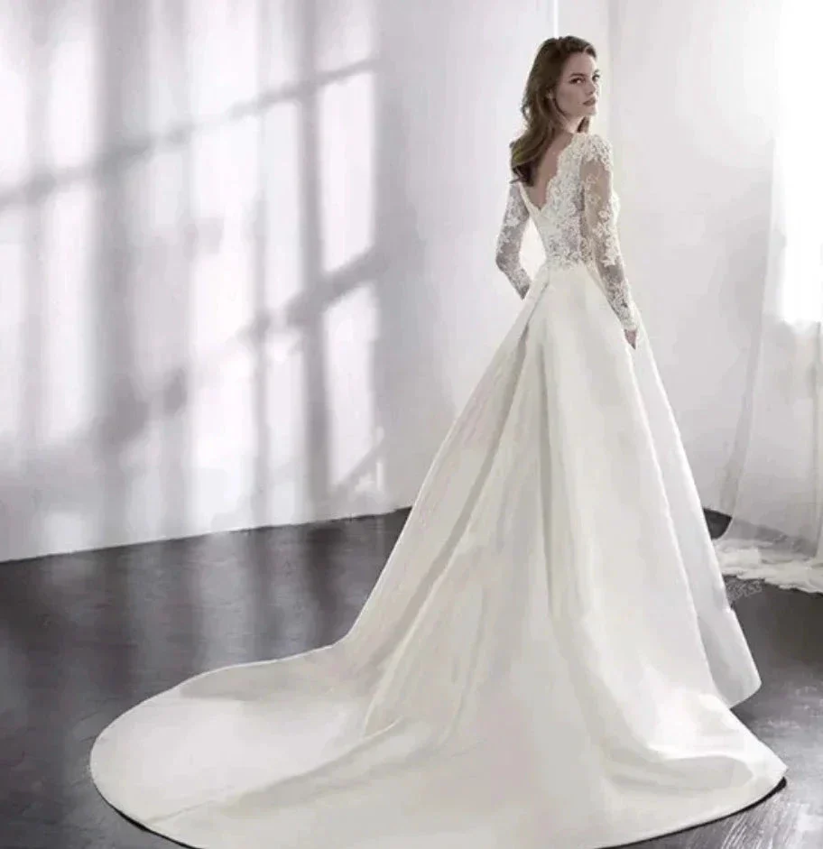 Elegant White Wedding Dress Italian Vintage Backless Applique Lace Long Sleeve Pocket Floor-Length Bridal Gown Vestidos De Novia - Image 3
