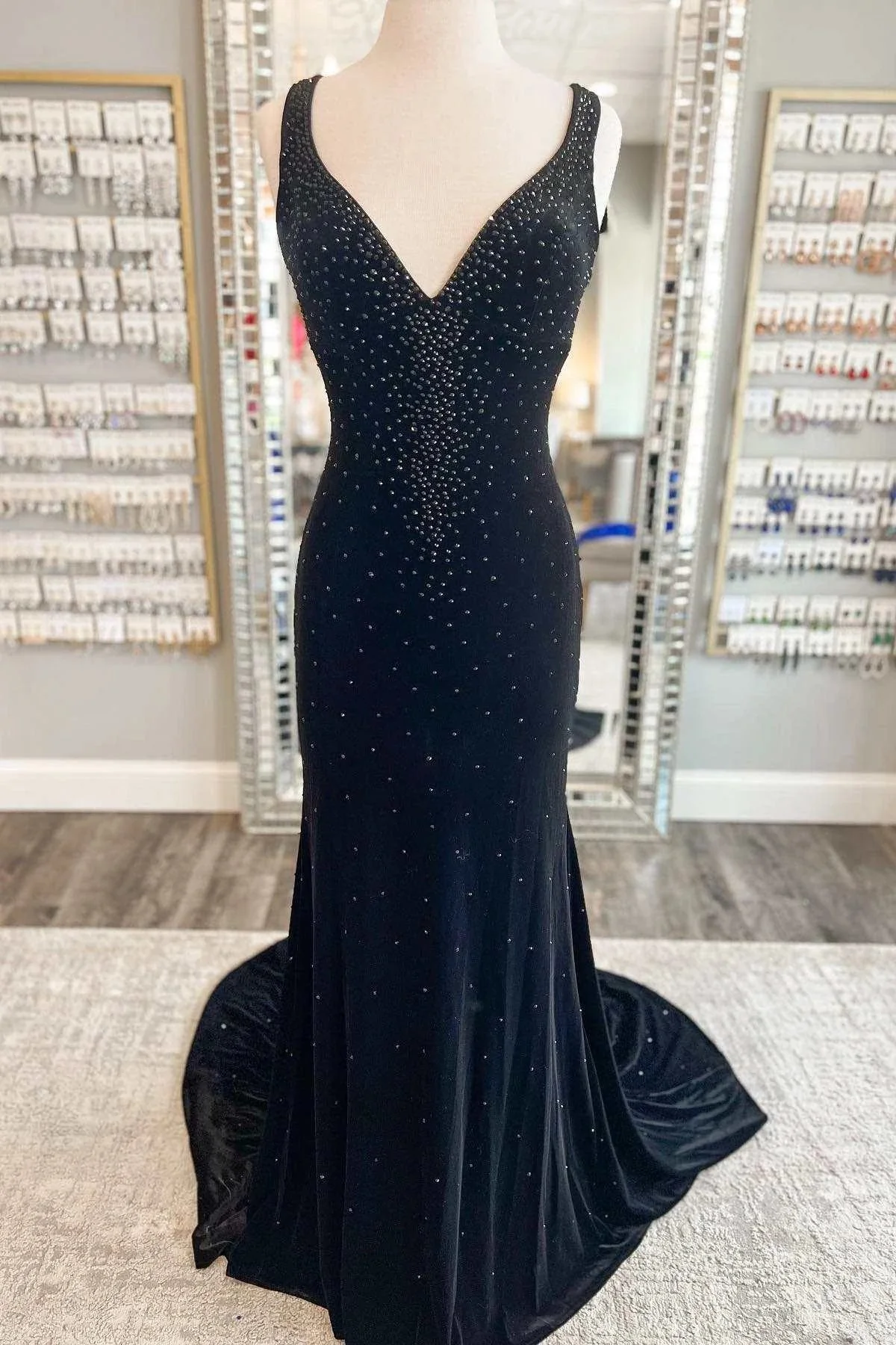 Emerald Velvet V-Neck Cutout Back Mermaid Long Formal Dress - Image 3