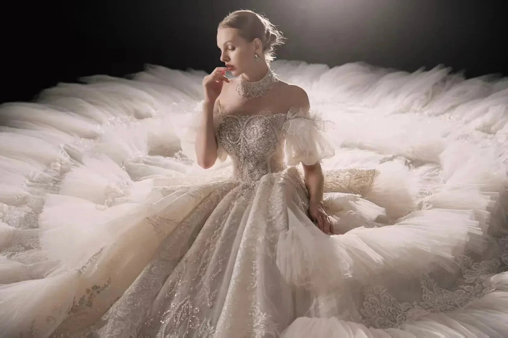 Opulent Off-the-Shoulder Ball Gown Tulle Puff Sleeve Beaded Lace Wedding Dress with Layered Ruffled Train & Choker Q6001 - Image 4