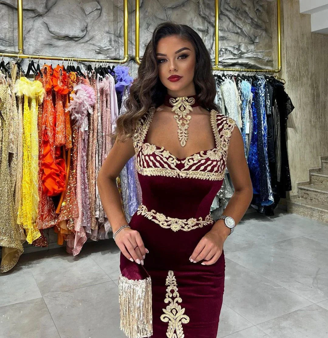 Exquisite Floor Length Sweetheart Sleeveless Mermaid Burgundy Prom Dress with Appliques - Image 2