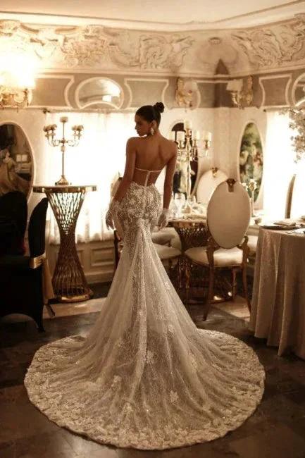 Exquisite Long Ivory Mermaid V-neck Strapless Tulle Lace Wedding Dress - Image 2