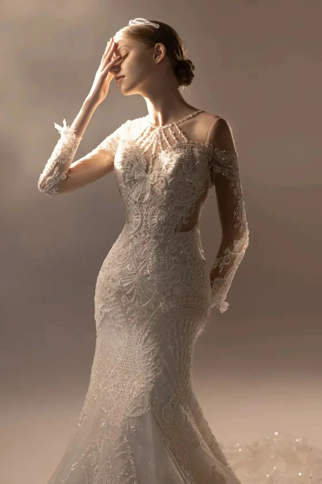 Exquisite Mermaid Halter Neck Illusion Lace Wedding Dress with Beaded Embroidery & Keyhole Back H0010 - Image 3