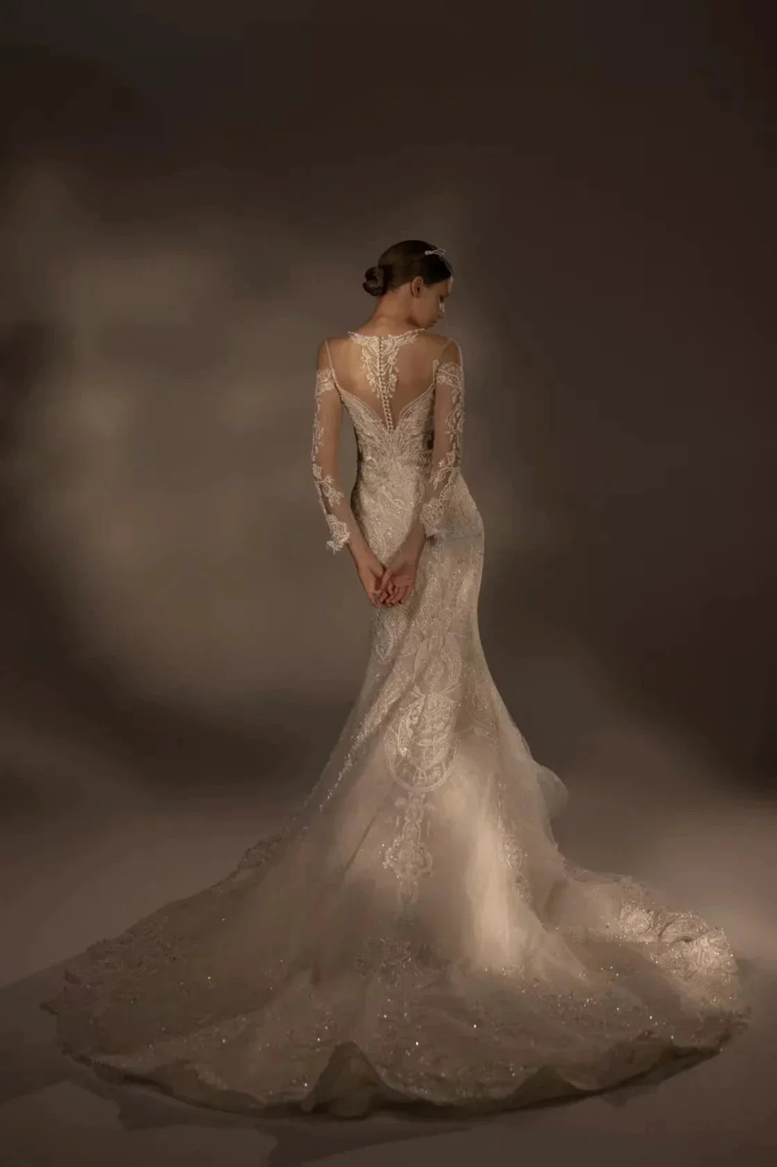 Exquisite Mermaid Halter Neck Illusion Lace Wedding Dress with Beaded Embroidery & Keyhole Back H0010 - Image 5