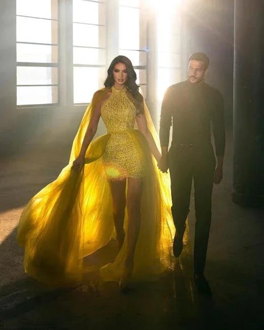 Extravagant Long Gold Sleeveless Prom Dresses With Detachable Train - Image 5