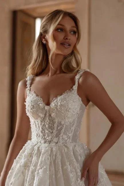 Extravagant Long Ivory A-line Princess Spaghetti Straps Lace Tulle Wedding Dress - Image 3