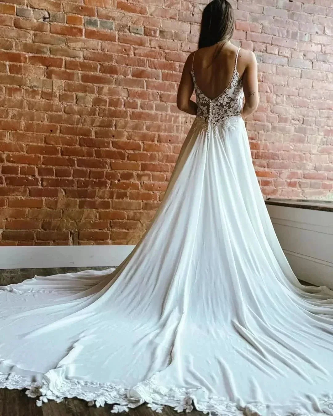 Fabulous A-Line Lace Spaghetti Straps Sleeveless White Wedding Dresses With Split Train - Image 3