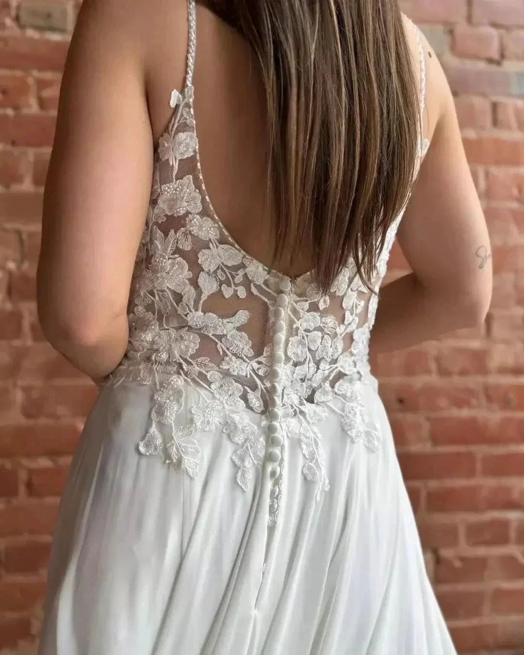 Fabulous A-Line Lace Spaghetti Straps Sleeveless White Wedding Dresses With Split Train - Image 4