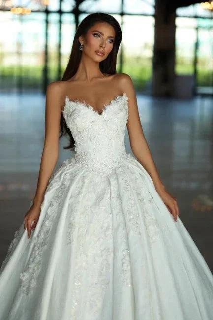 Fabulous A-Line Lace V-Neck Sleeveless White Wedding Dresses With Appliques - Image 3