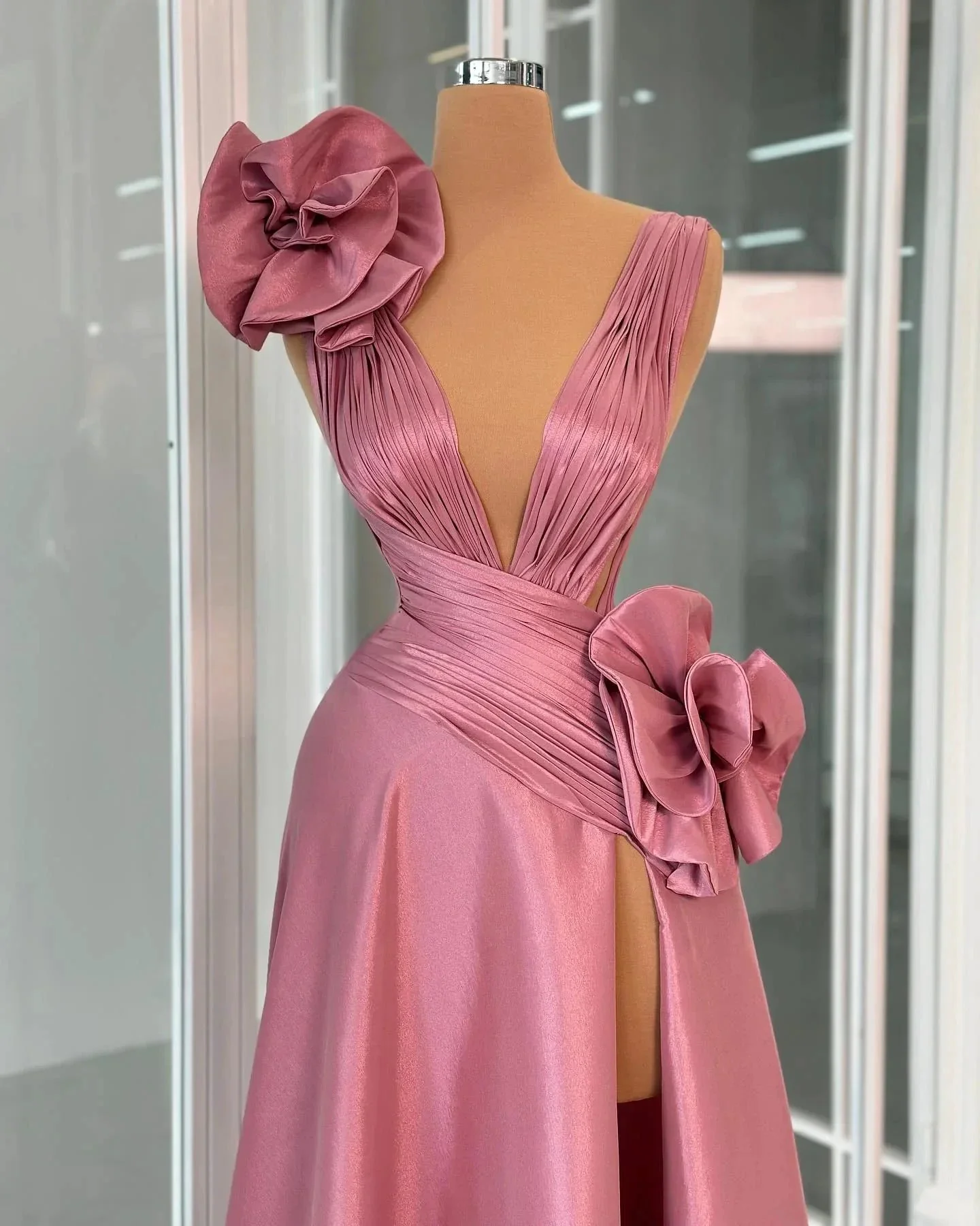 Fabulous A-line V-neck  Sleeveless Ruffles Satin Split Prom Dress - Image 2
