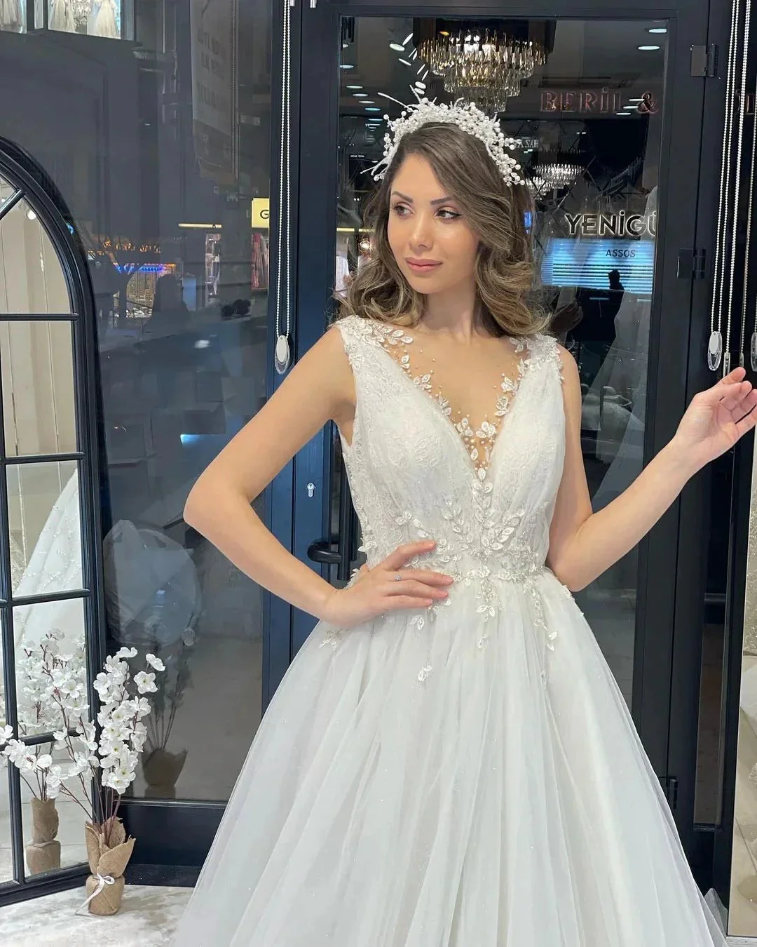 Fabulous Floor Length V-Neck Sleeveless A-Line Tulle Wedding Dress - Image 4