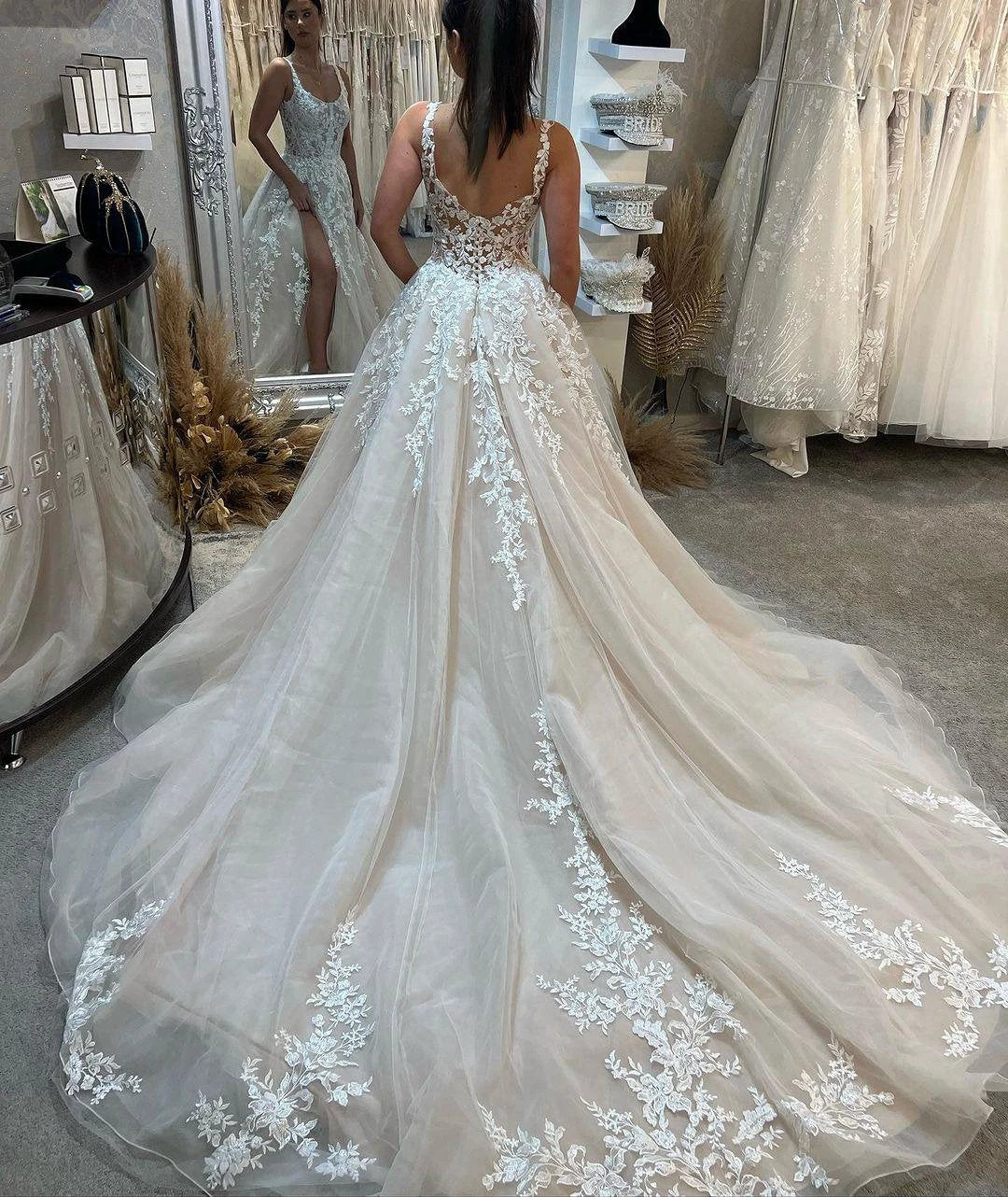 Fabulous Long A-line Sleeveless Lace Wedding Dress With Slit - Image 2