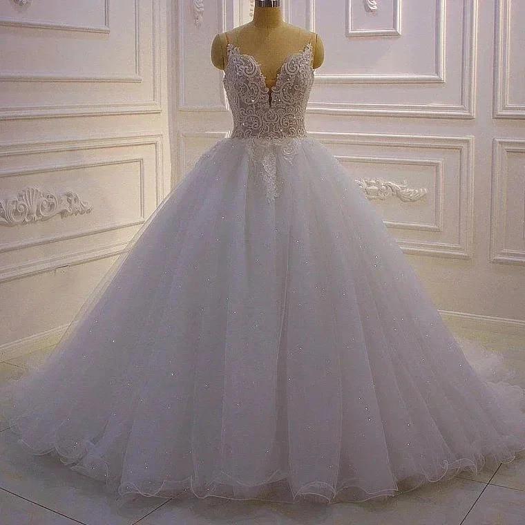 Glamorous A-line V-neck Sleeveless Wedding Dress With Lace - Image 2