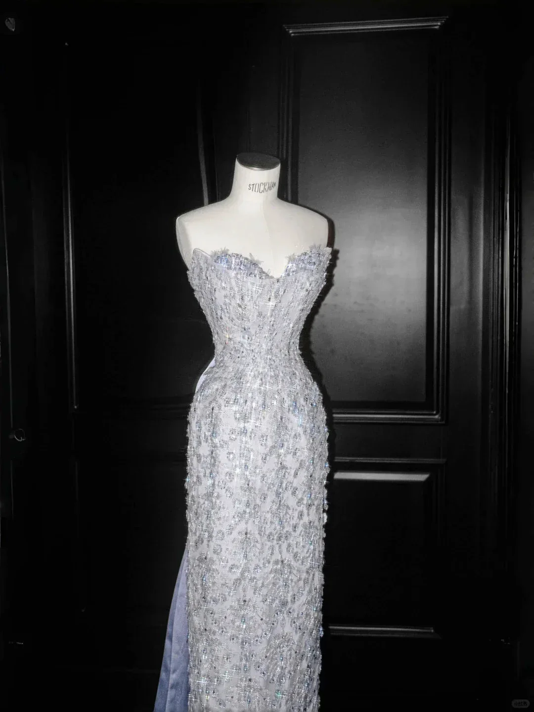 Glamorous Blue Strapless Sequins Beaded sheath Long Prom Dress Evening Dress Y8654 - Image 2