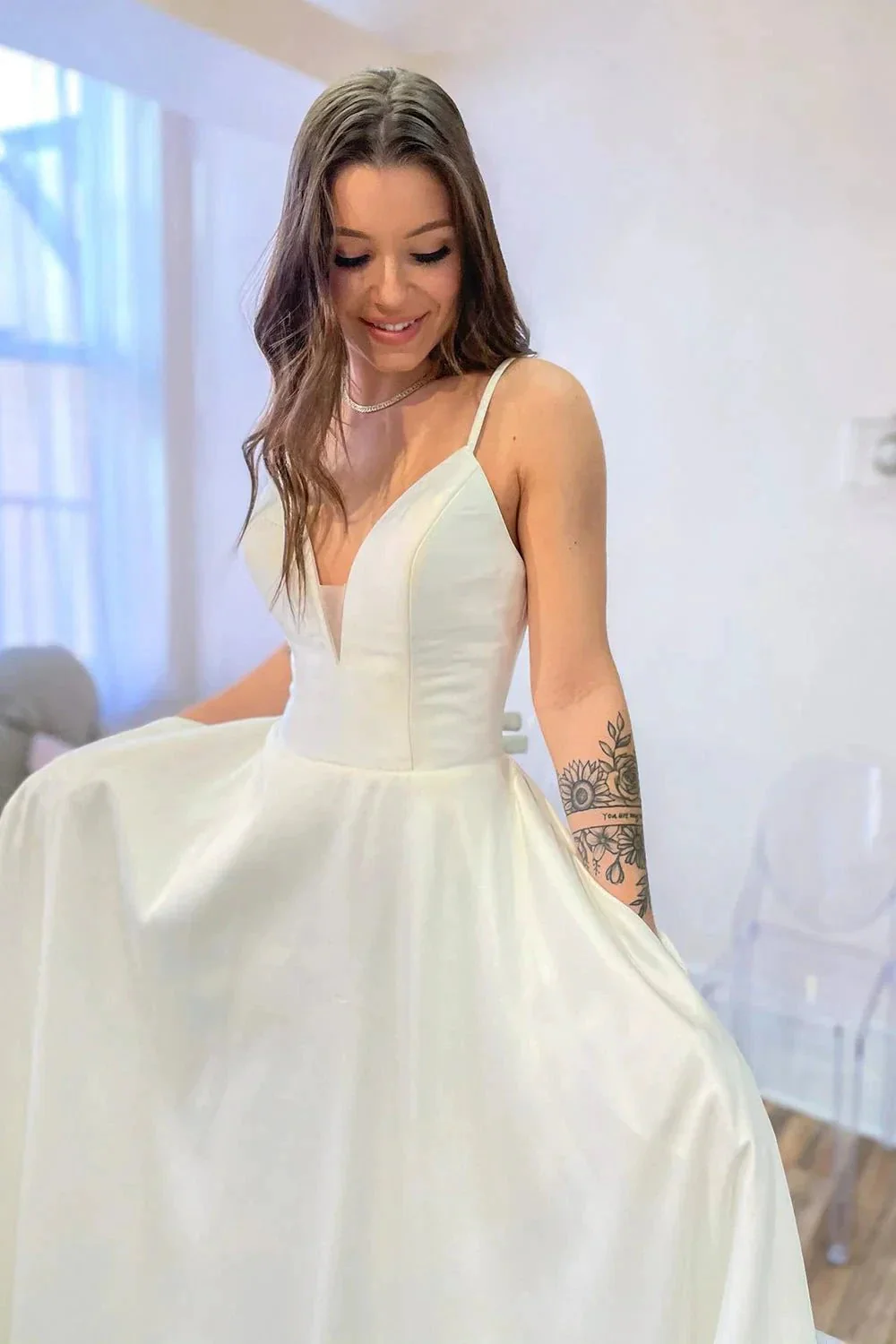 Glamorous Long A-Line Sweetheart Satin Backless Wedding Dress With Pockets - Image 2