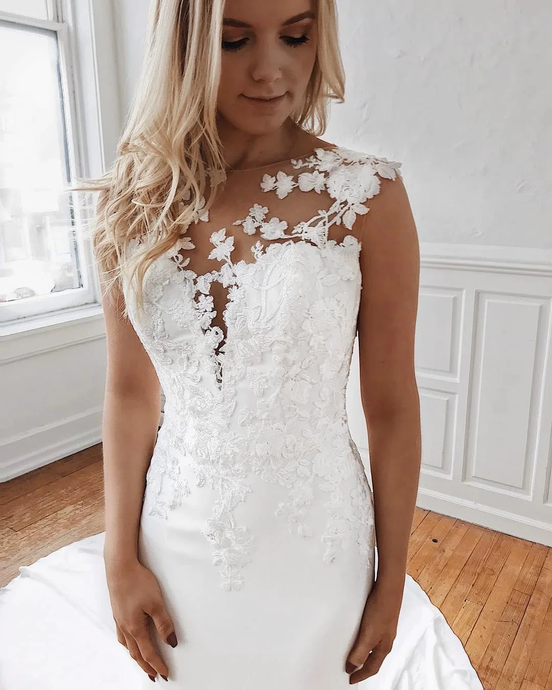 Glamorous Long Mermaid Lace Appliques Wedding Dresses - Image 3