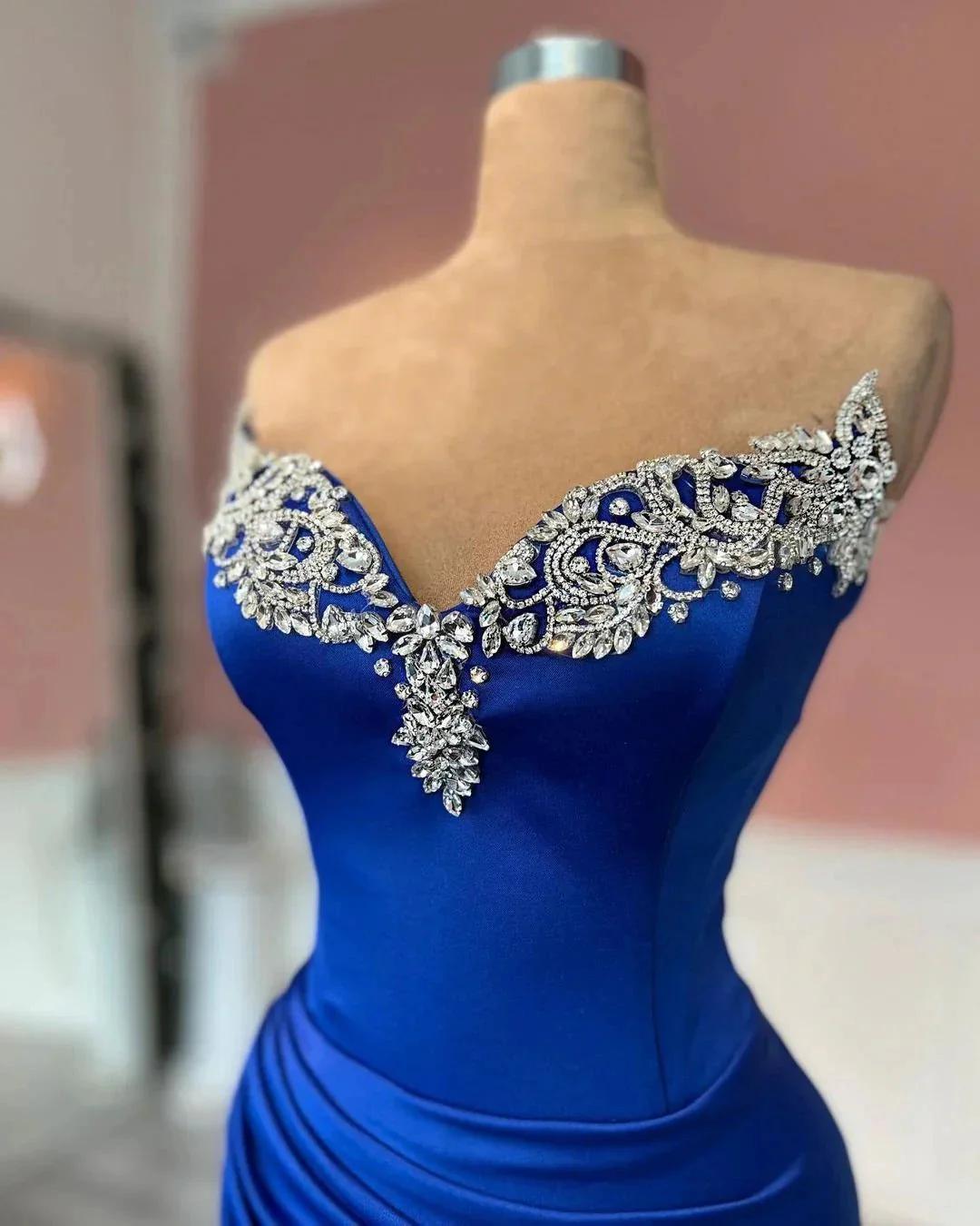 Glamorous Long Royal Blue Column Jewels Strapless Prom Dress With Slit - Image 3