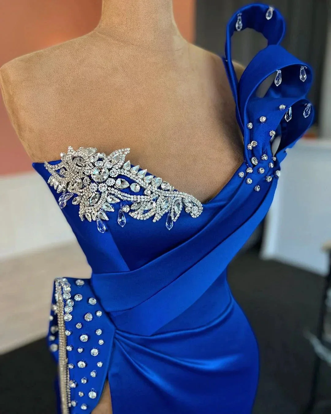 Glamorous Long Royal Blue Column One Shoulder Jewels Prom Dress With Slit - Image 3