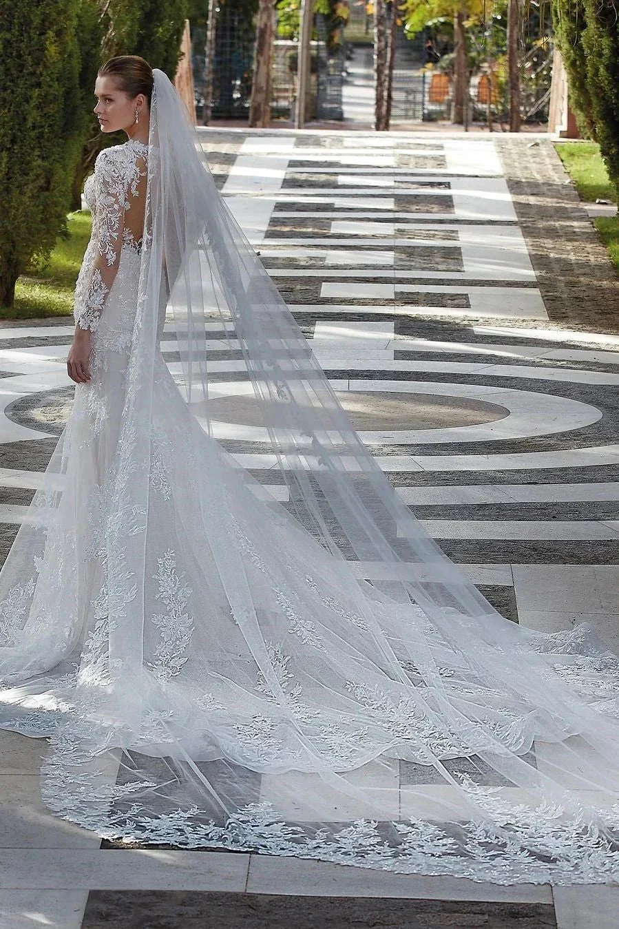 Glamorous V-neck Mermaid Appliques Long Sleeves Wedding Dress With Lace - Image 2