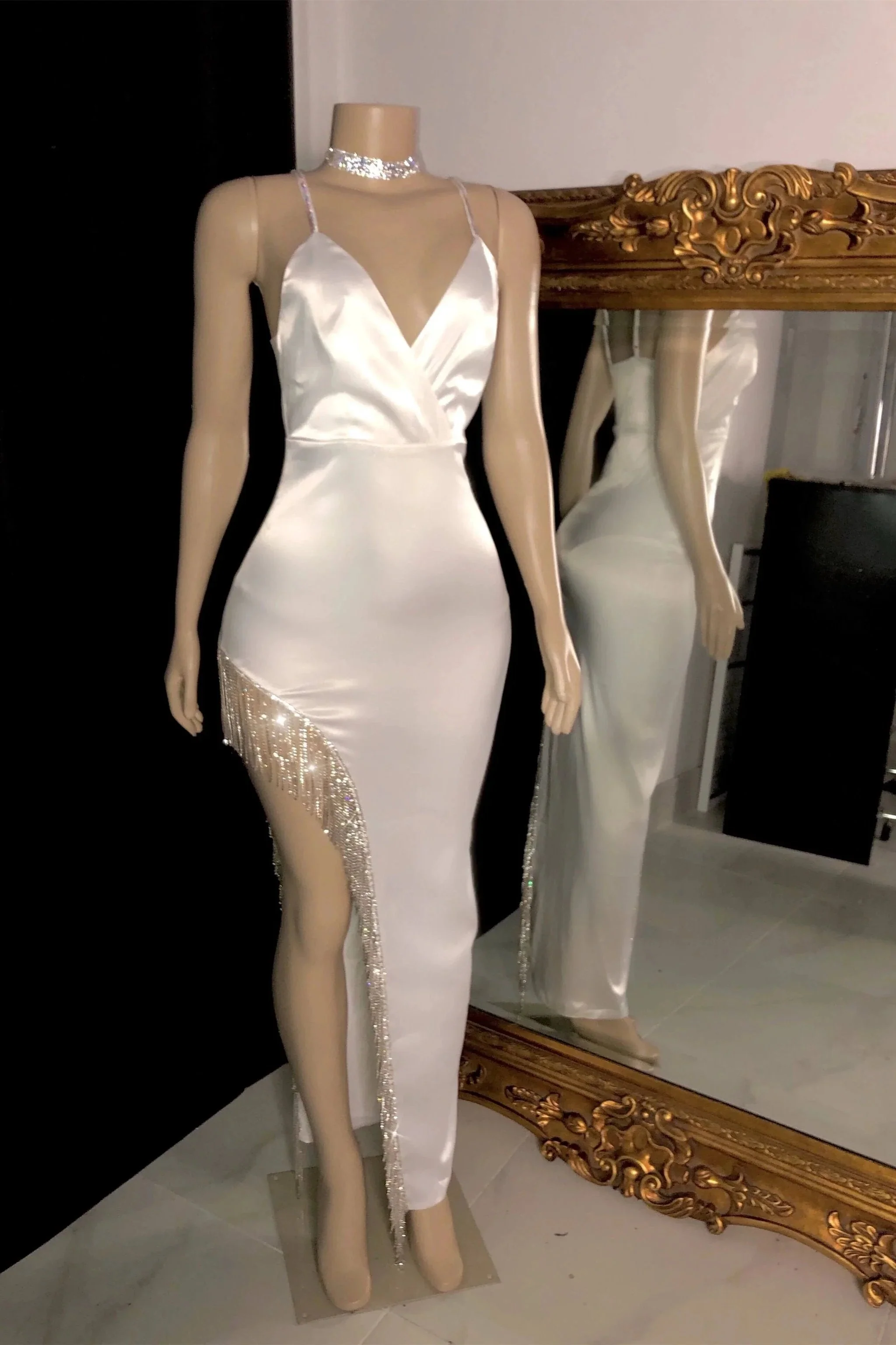 Glamorous V-neck Spaghetti Strap Sleeveless Mermaid Prom Dress - Image 2