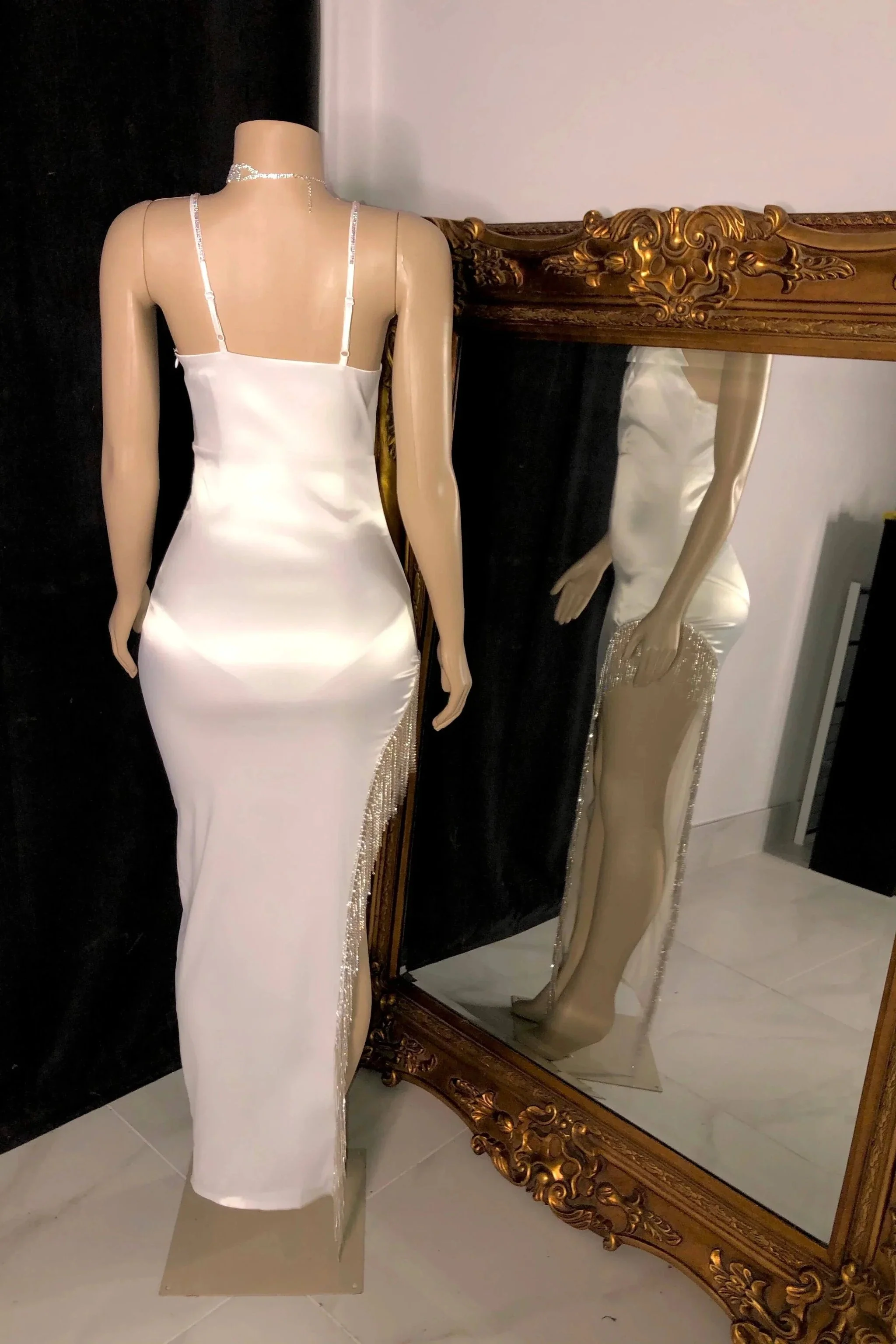 Glamorous V-neck Spaghetti Strap Sleeveless Mermaid Prom Dress - Image 4